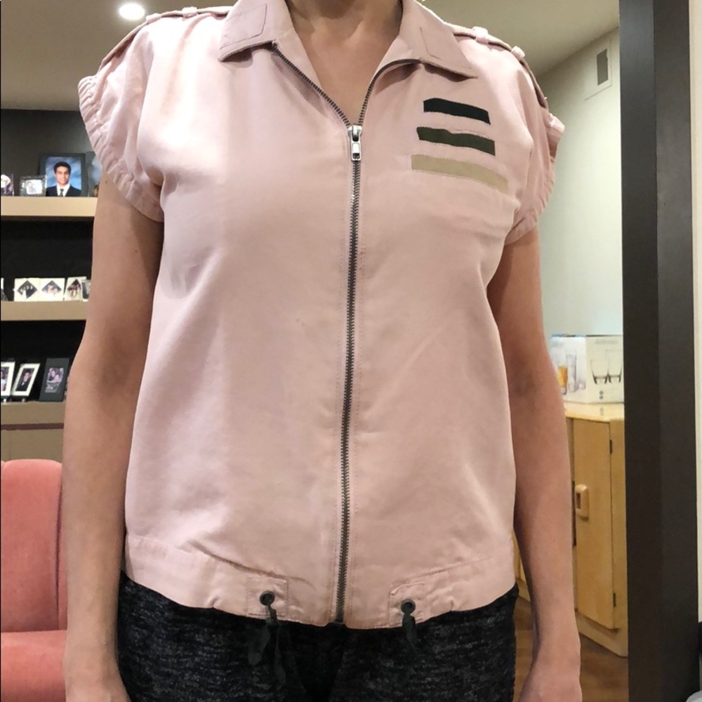Marc Jacobs top in size 4 light pink color